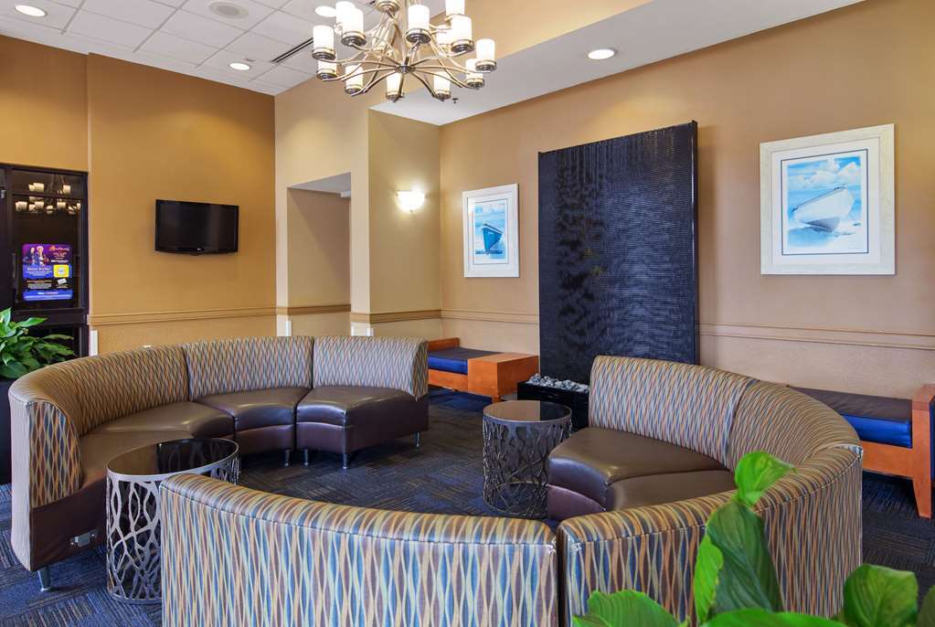 Ramada Plaza By Wyndham Virginia Beach Oceanfront Interior photo