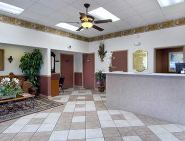 Super 8 By Wyndham-Tupelo Airport Motel Interior photo