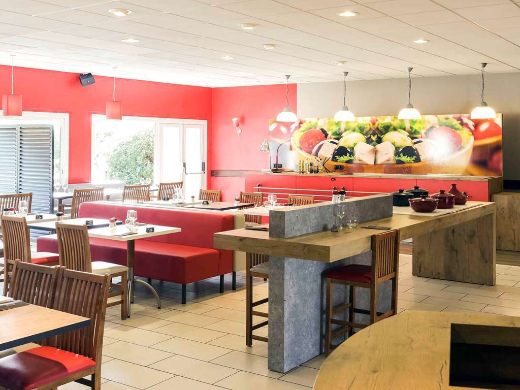 Ibis Laval Le Relais D'Armor Hotel Change  Restaurant photo