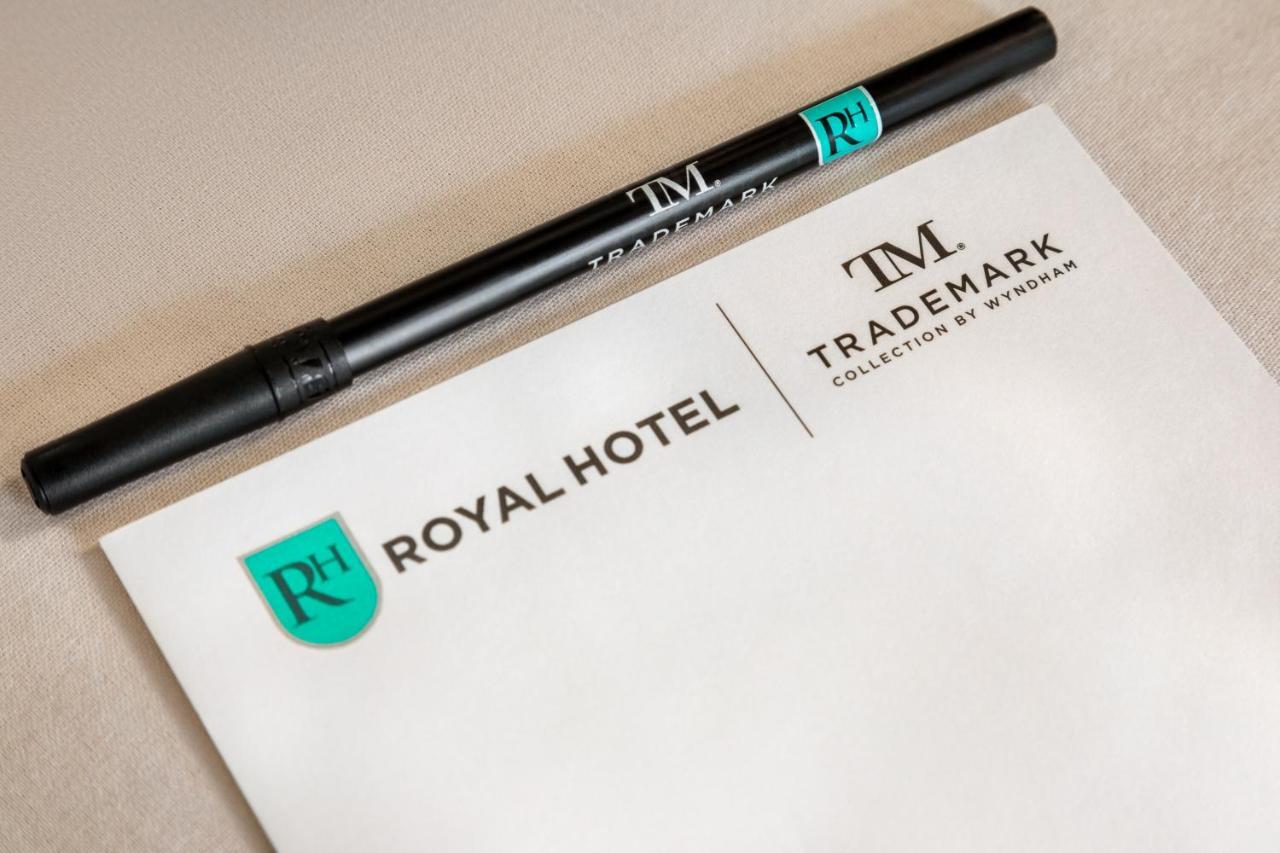 Royal Hotel Edmonton Airport Trademark Collection By Wyndham Leduc Exterior photo