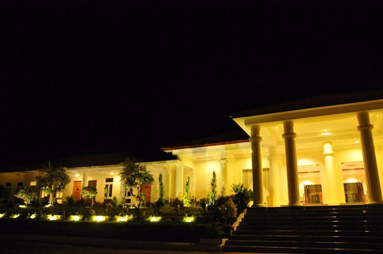 Imperial Jade Hotel Naypyidaw Exterior photo