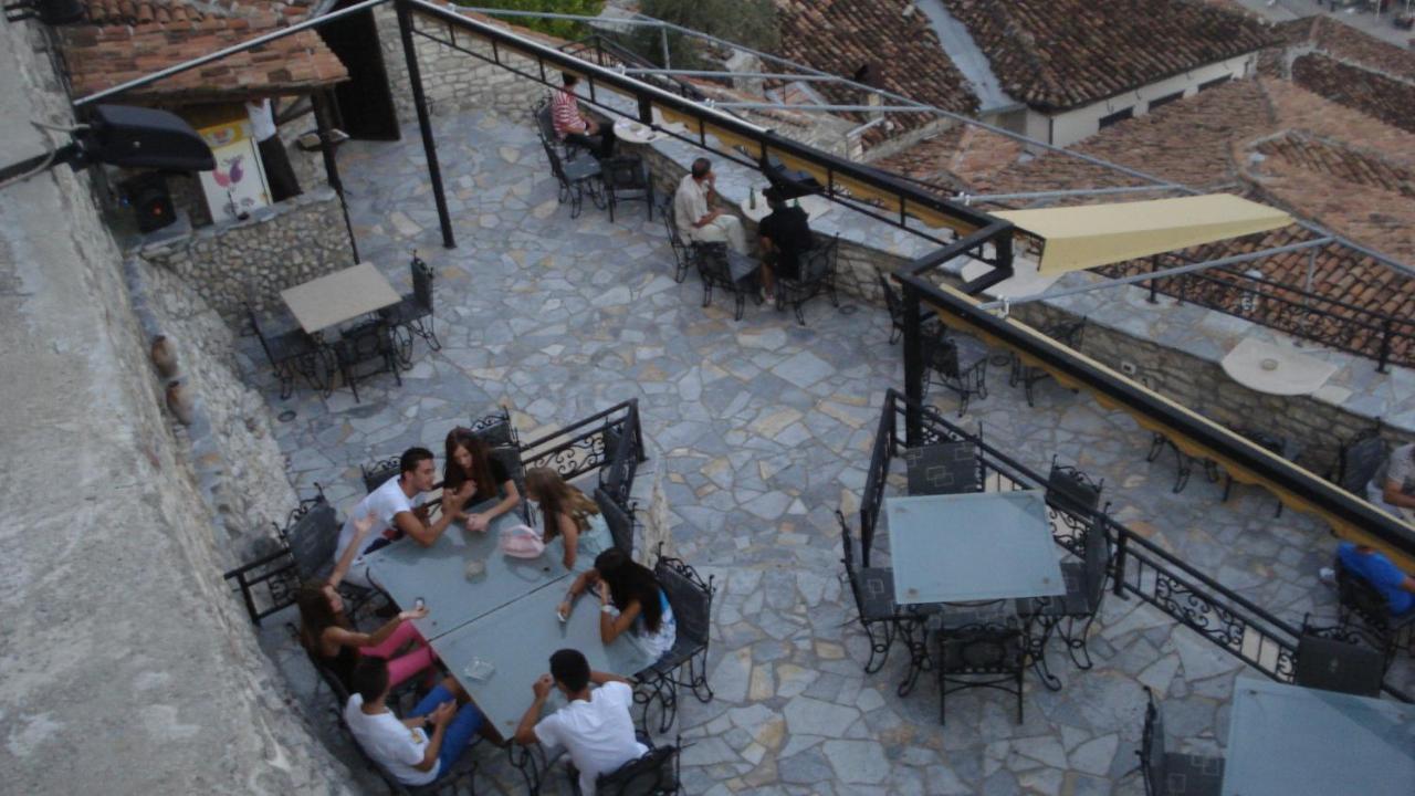 Guva Mangalem Hotel Restaurant Berat Exterior photo