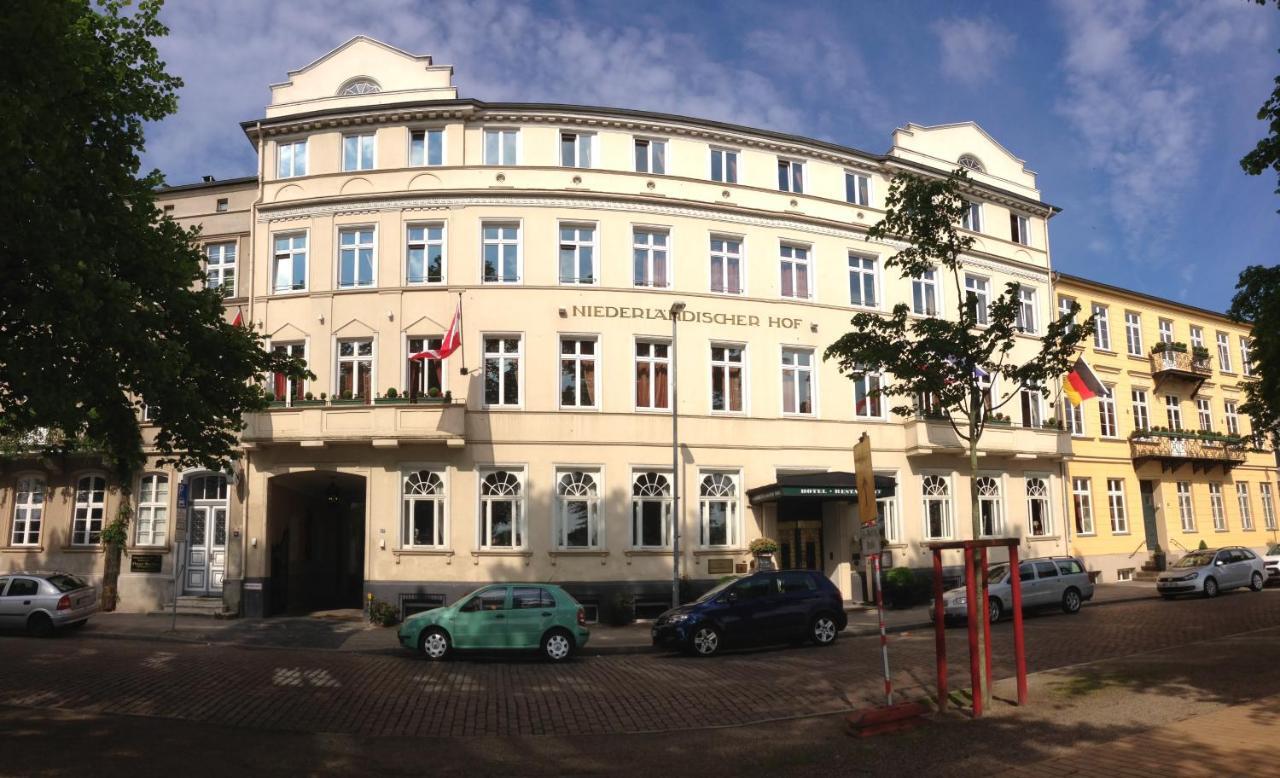 Hotel Niederlandischer Hof Schwerin  Exterior photo