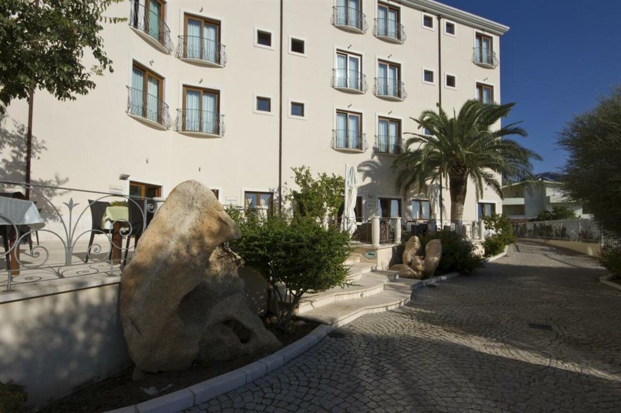 Hotel Brancamaria Cala Gonone Exterior photo