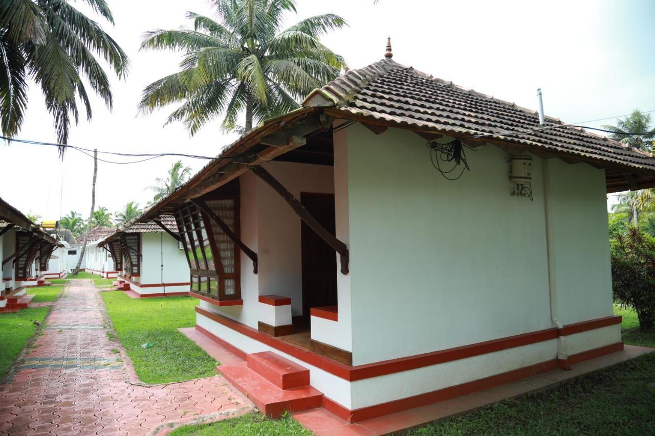 Ayurrathna Coir Village Lake Resort Trikunnapuzha Exterior photo