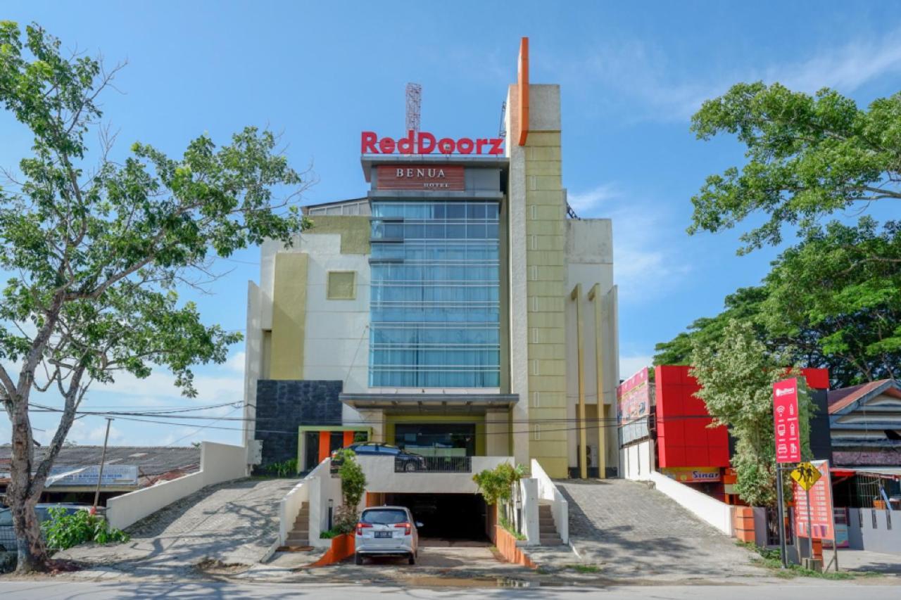 Reddoorz Plus Near Hotel Benua Kendari Exterior photo