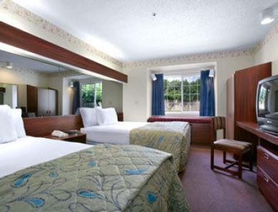 Microtel Inn & Suites By Wyndham Detroit Roseville Room photo