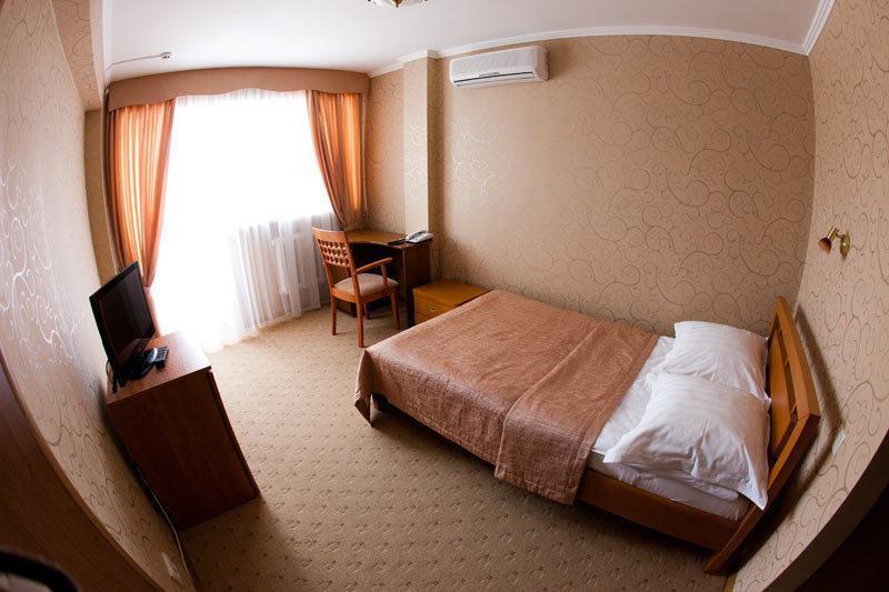 Slovakia Hotel Saratov Exterior photo