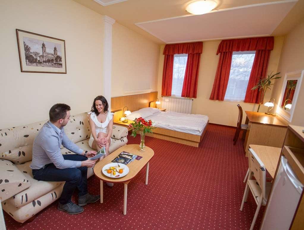Platan Hotel Debrecen Room photo