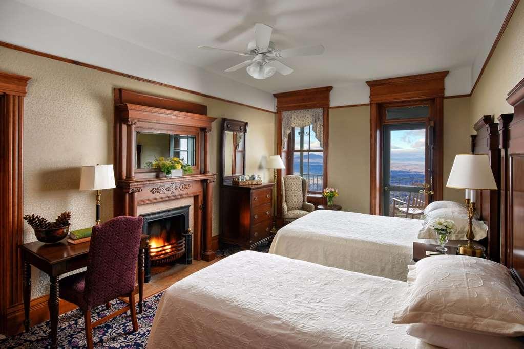 Mohonk Mountain House Hotel New Paltz Room photo