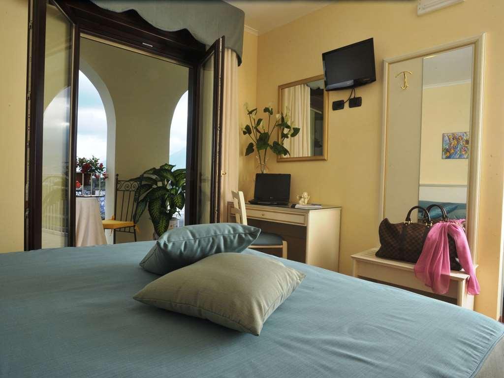 Costa Hotel Pompei Room photo