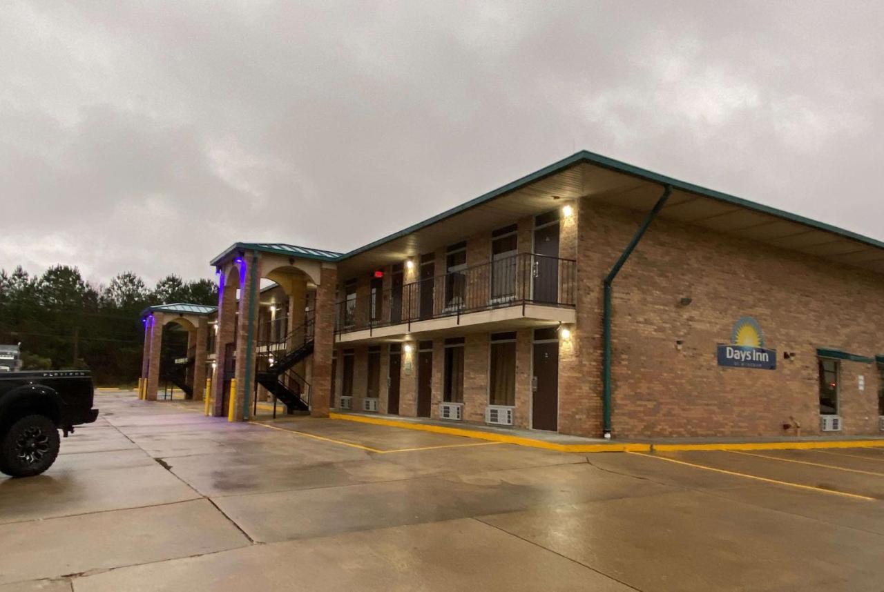 Days Inn By Wyndham Forest Exterior photo