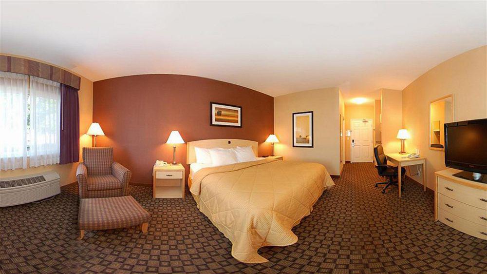 Quality Inn & Suites Loveland Exterior photo