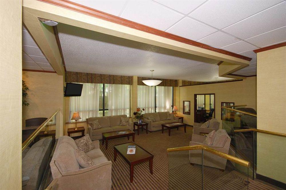 Best Western Plus Richmond Sandston Interior photo