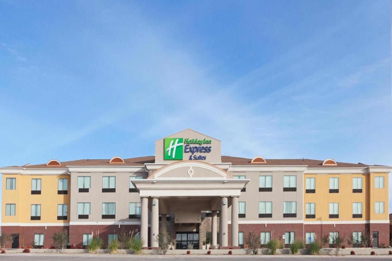 Holiday Inn Express & Suites Brownfield Exterior photo