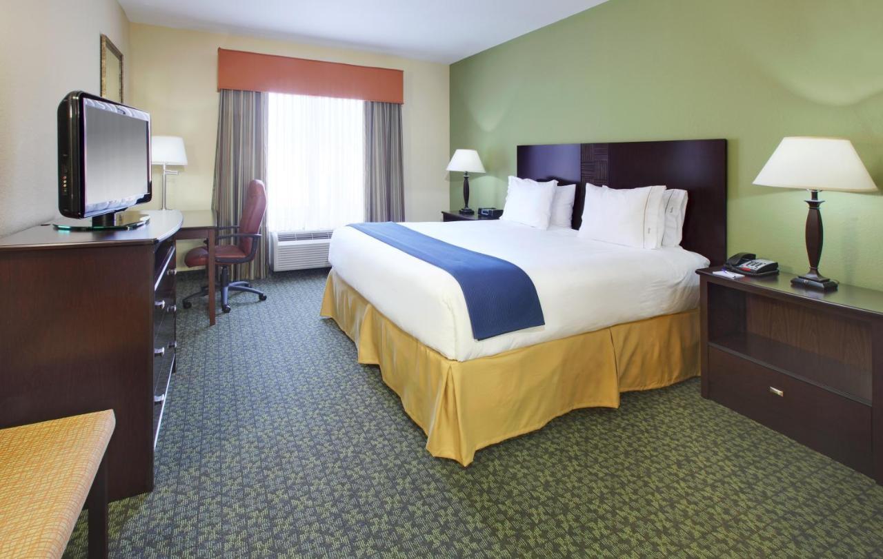 Holiday Inn Express & Suites Covington, An Ihg Hotel Exterior photo