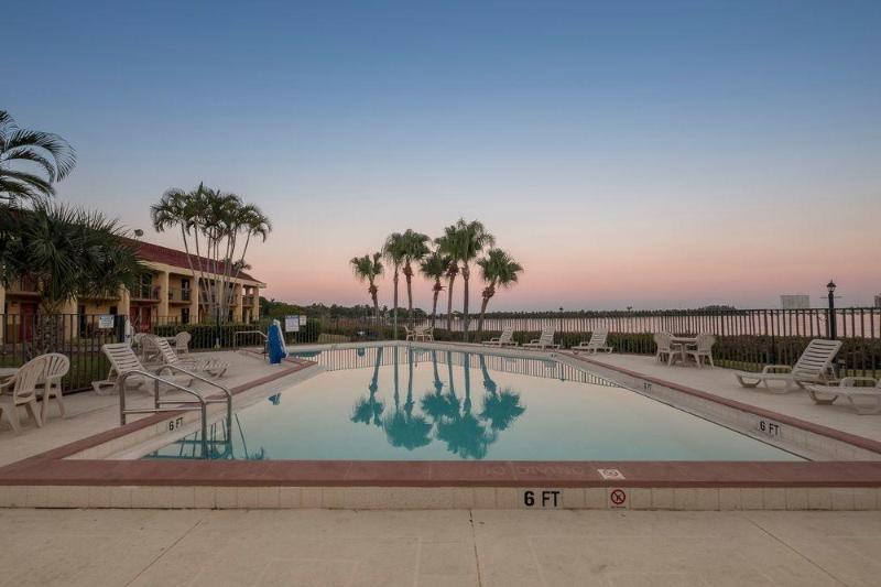 Red Roof Inn Ft. Myers North Fort Myers Exterior photo