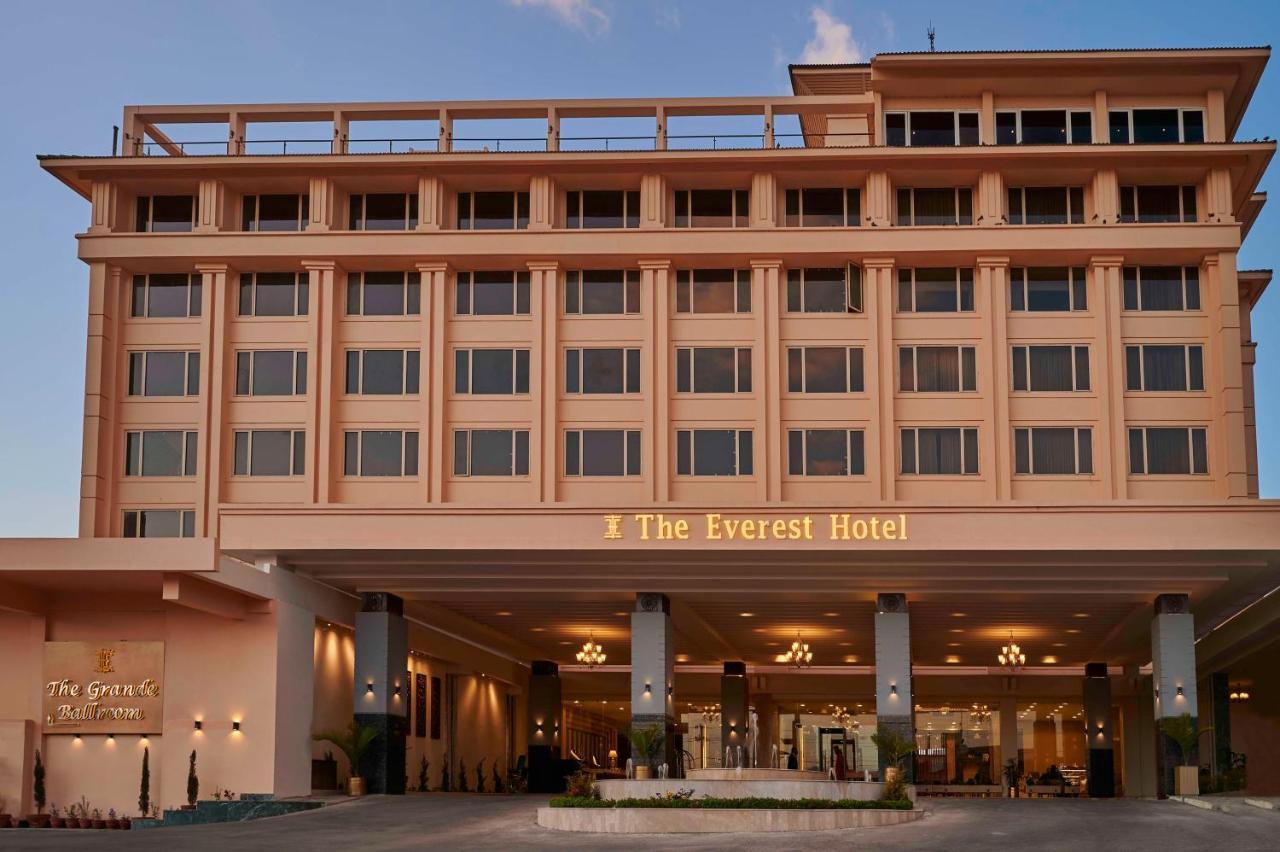 The Everest Hotel Kathmandu Exterior photo