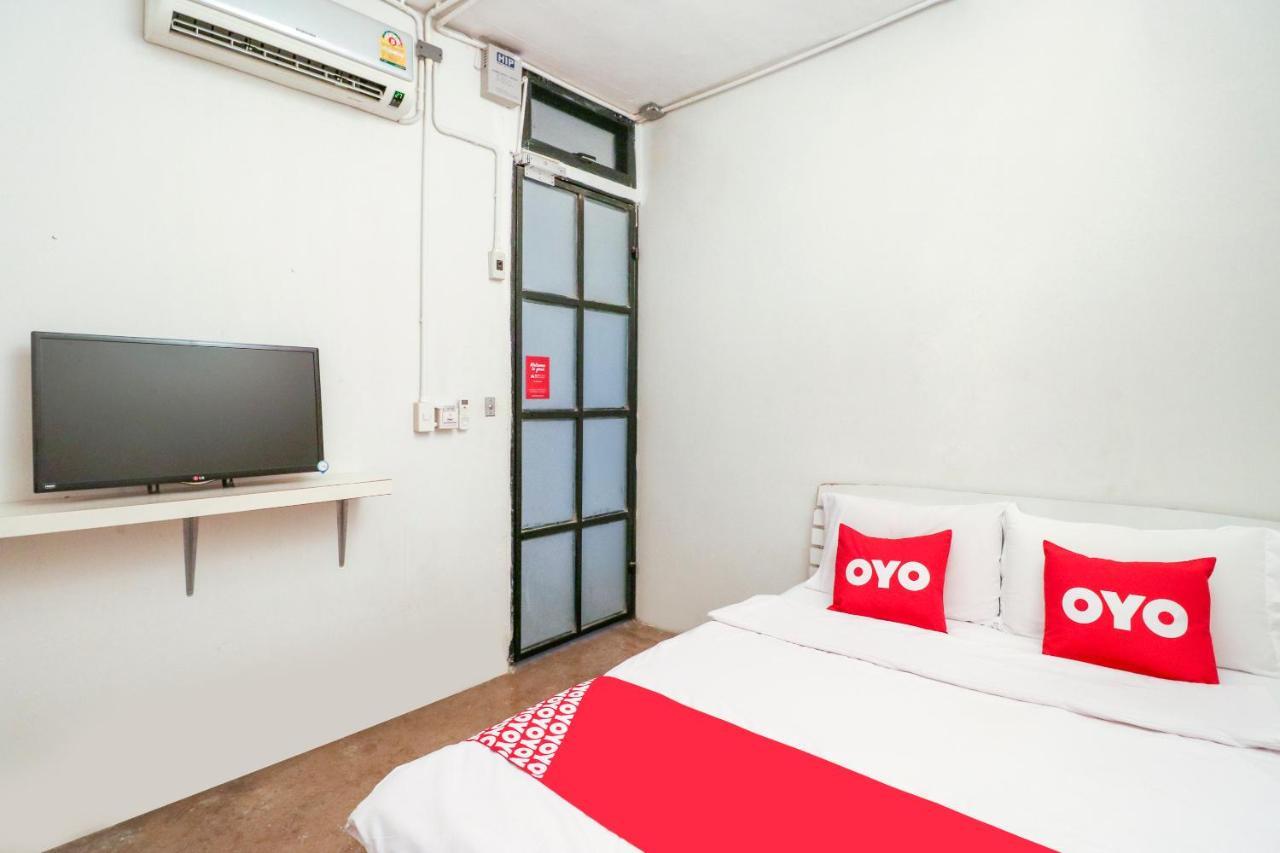 Oyo 688 Bangkok Hub Hostel Exterior photo