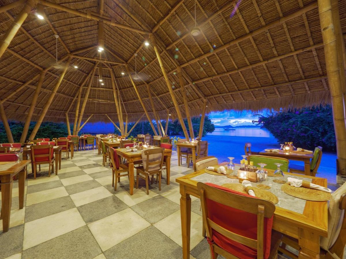 Komodo Resort Sebayur Exterior photo