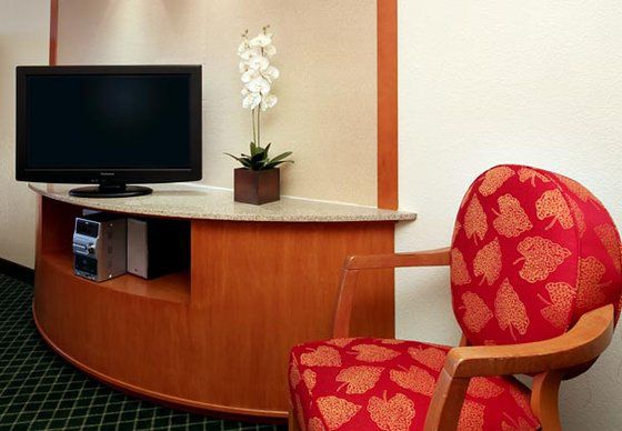 Fairfield Inn And Suites By Marriott Houston The Woodlands Room photo