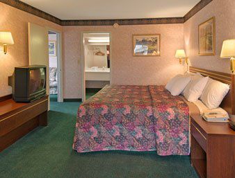 Days Inn Tulsa Central Room photo