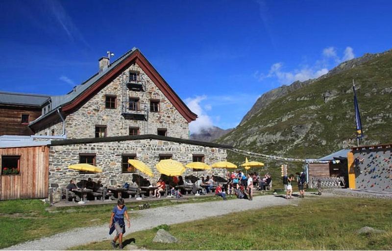 Hotel Montana Telfes im Stubai Exterior photo