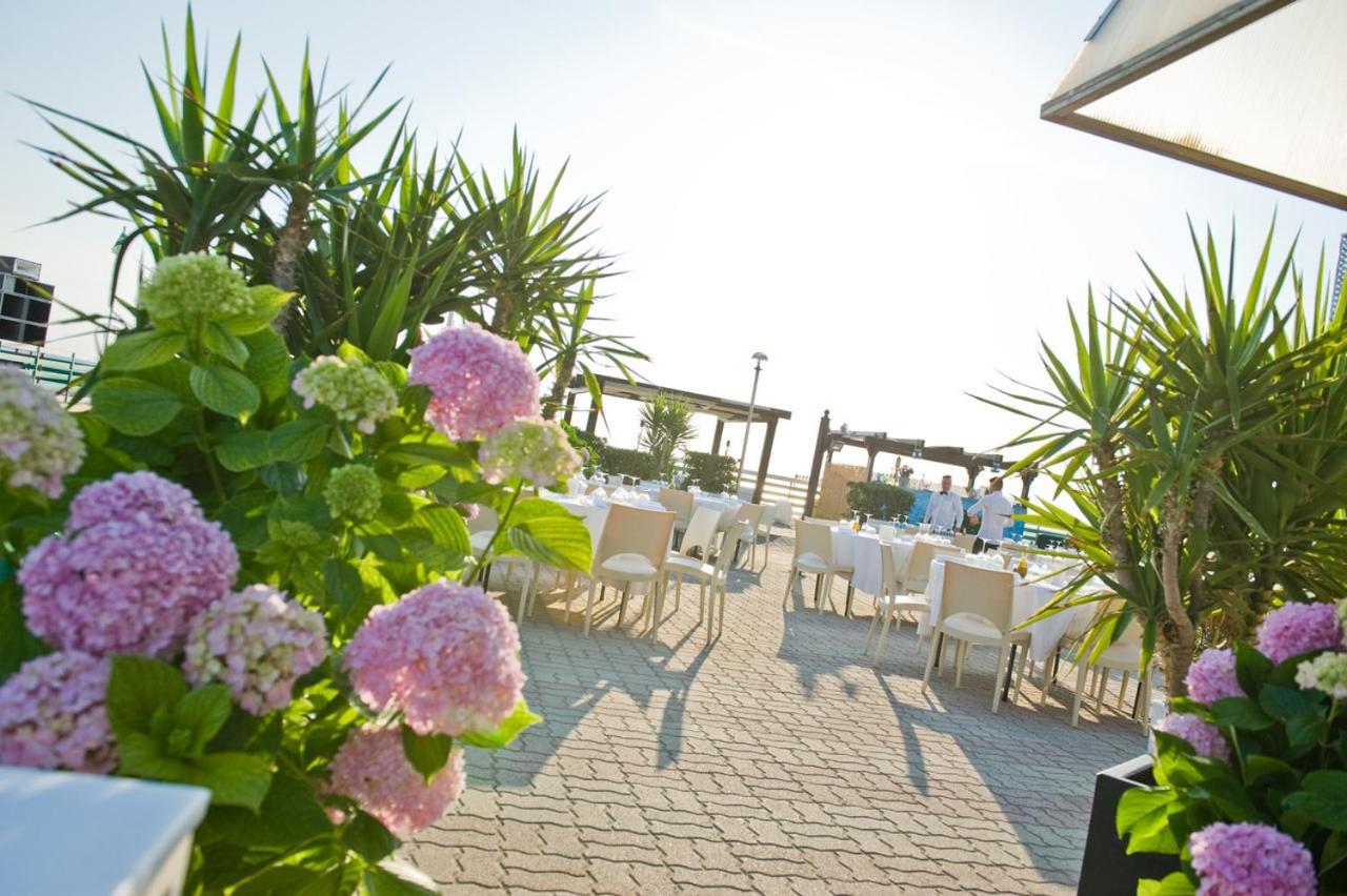 Cosmopolitan Golf & Beach Resort Tirrenia Exterior photo