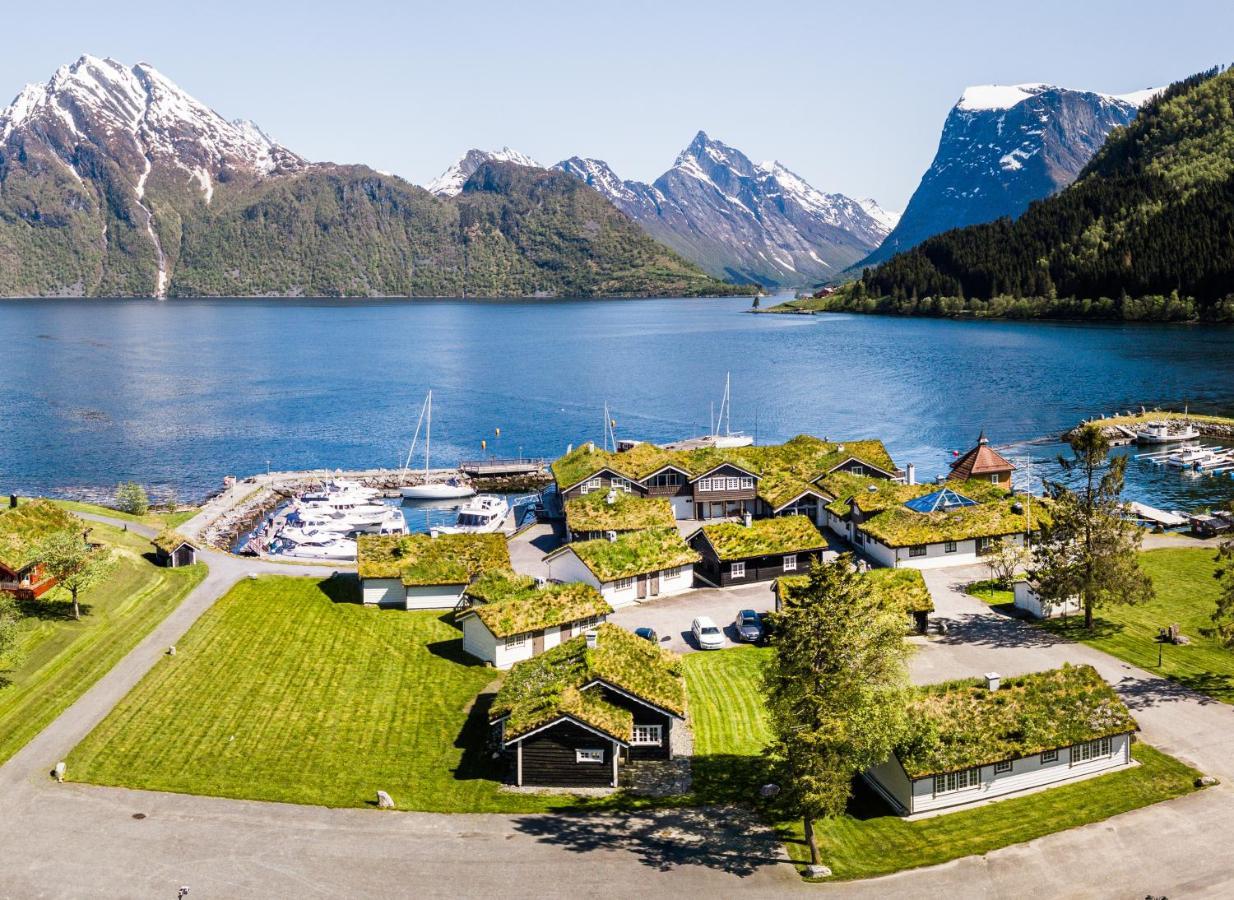 Sagafjord Hotel - By Classic Norway Hotels Saebo  Exterior photo