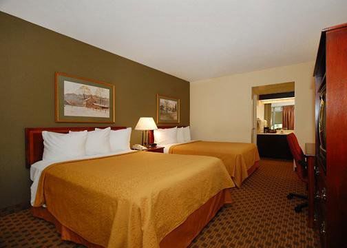 Quality Inn And Suites Wilmington Talleyville Room photo