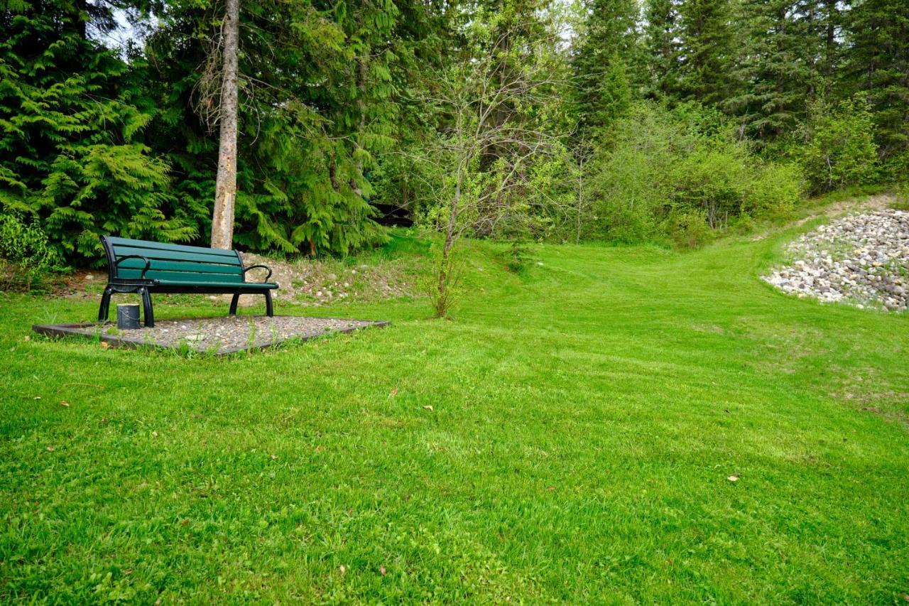 Fernie Fox Hotel Exterior photo