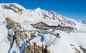 Berggasthaus First - Only Accessible By Cable Car Hostel Grindelwald Exterior photo