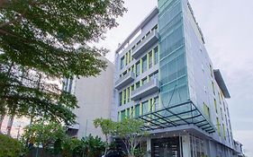 Putra Mulia Hotel Medan Exterior photo