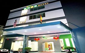 Nova Kuching Hotel Exterior photo