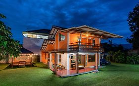 Prananto'S Villa Lembang Exterior photo