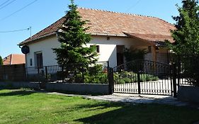 Melody Huis Villa Poroszlo Exterior photo