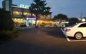 Jeju Feel House Hotel Exterior photo