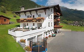 Landhaus Strolz Bed & Breakfast Sankt Anton am Arlberg Exterior photo