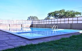 Essy'S Apartments Nakuru With Pool & Gym Exterior photo