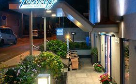 Felicity Garni Hotel Bratislava Exterior photo