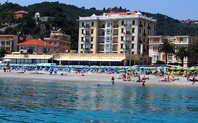 Lido Resort Finale Ligure Exterior photo