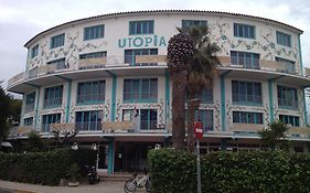 Utopia Beach House Hostel Sitges Exterior photo