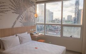 Go Hotels Plus Mandaluyong Manila Exterior photo