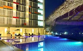 Ascent Premiere Hotel And Convention Malang Exterior photo