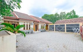 Riverside Homestay Jogja Yogyakarta Exterior photo