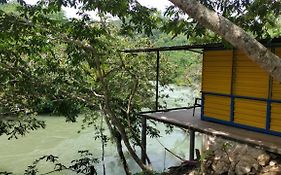 Room In Cabin - Rafting Hut By The River Lanquin Exterior photo