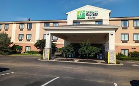 Holiday Inn Express & Suites Alliance Exterior photo