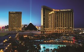 Mandalay Bay Hotel Las Vegas Exterior photo