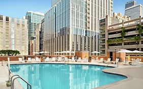 Doubletree By Hilton Chicago Magnificent Mile Hotel Exterior photo