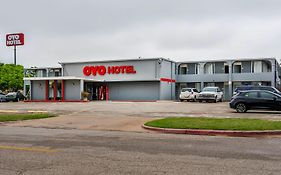 Oyo Hotel Wichita Falls - Downtown Exterior photo